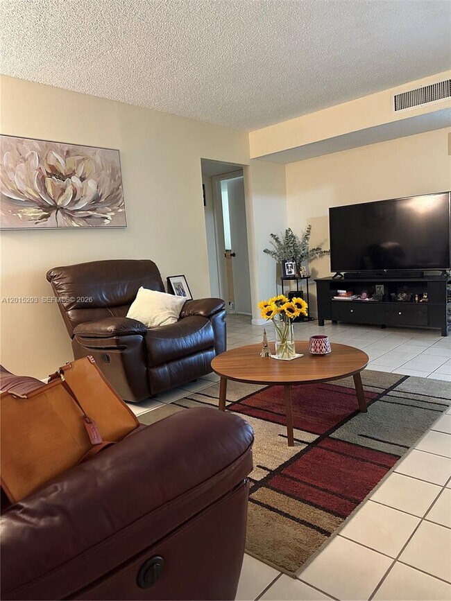 Foto del edificio - 8025 SW 107th Ave