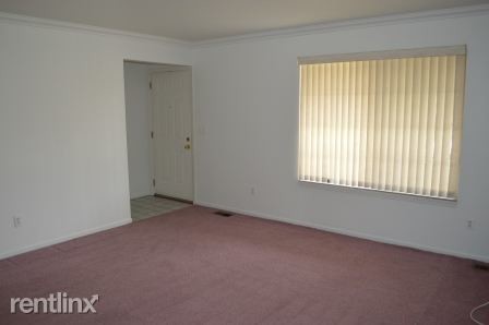 Building Photo - 16996 Cristina Ct