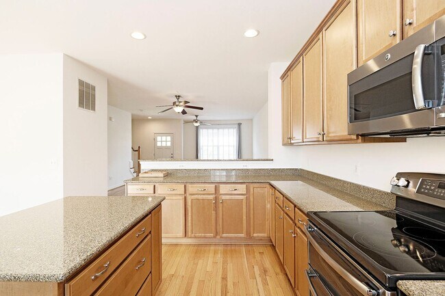 Building Photo - Pet-Friendly Townhome Near Downtown Crozet