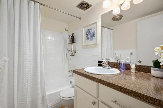 Foto del edificio - 302 E 30th St
