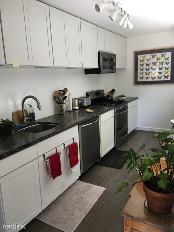 Building Photo - 2 br, 1 bath House - 32 Midway Avenue