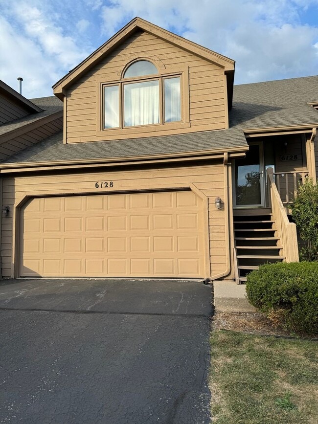 Building Photo - 6128 Garrett Ln