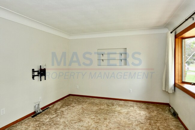 Foto del edificio - Spacious 3 Bedroom + Office Home in Maumee with New Appliances & Finished Basement
