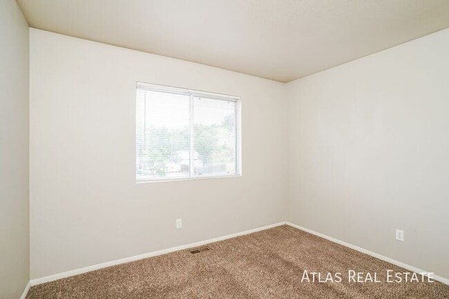 Photo - 1930 W Yampa St Apartment