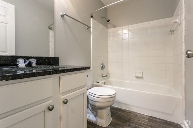 2BR, 2BA - 1200 SF - Creekside Apartments