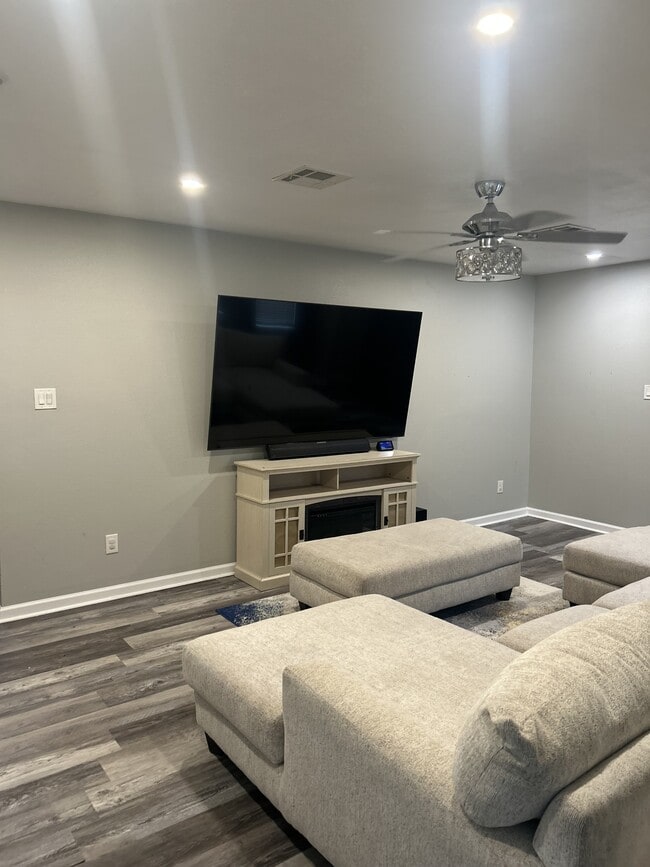 Building Photo - 1610 14th St