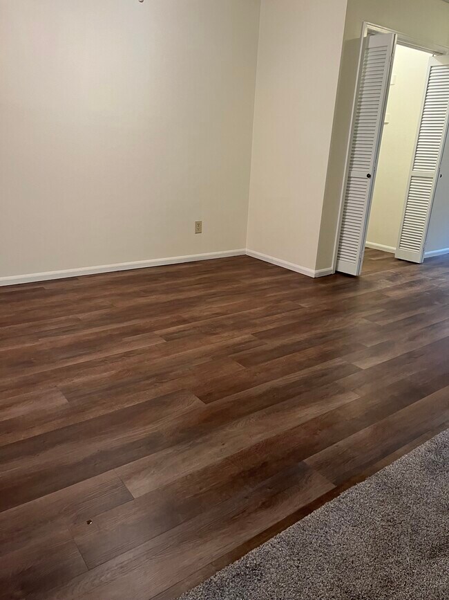 Building Photo - 1916 9th Ave