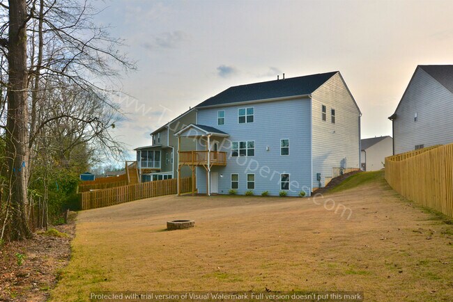 Building Photo - Lovely 5 BR Near Lake Murray w/ Bonus Room