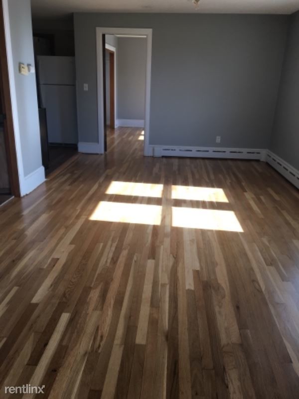 271 Tarkiln Hill Rd, New Bedford, MA 02745 Room for Rent in New