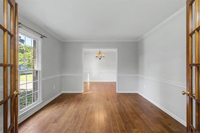 Building Photo - 128 Stone Lake Ct