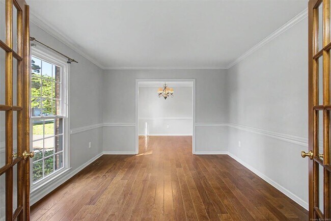Foto del edificio - 128 Stone Lake Ct
