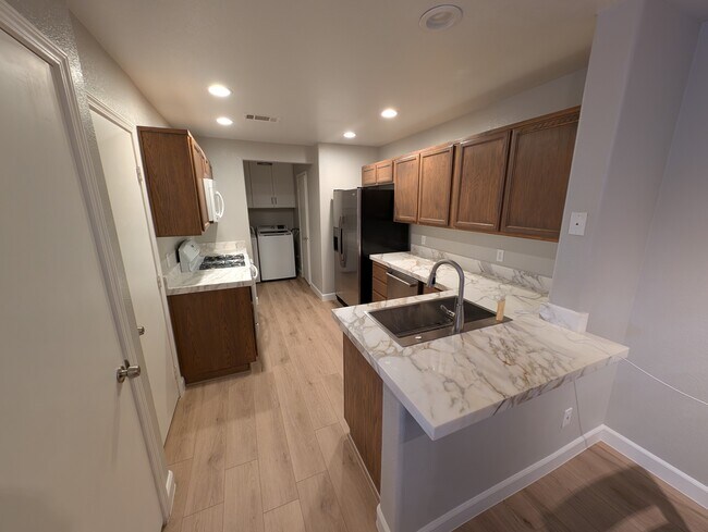 Cocina #1 - 813 Radiant Star St