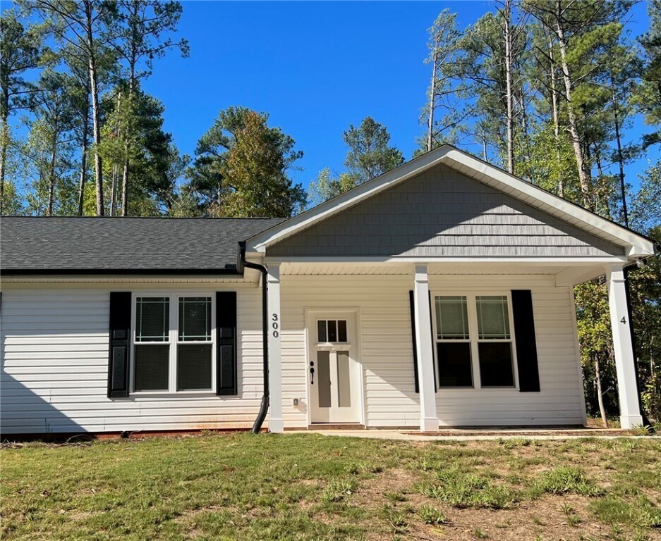 Primary Photo - 300 Willow Ct