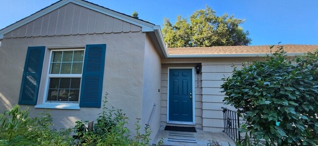 Building Photo - Beautiful 3 Bedroom Home in the Heart of Land Park