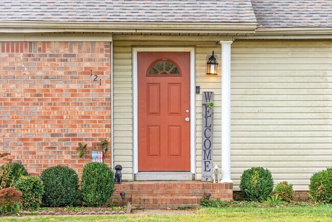 Building Photo - Move-In Ready - Pet Friendly!