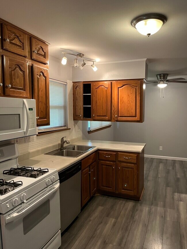 Building Photo - Beautiful 3 bed 2 bath Home For Rent!