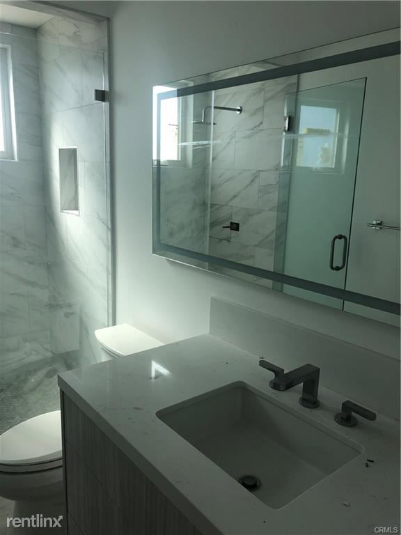 Foto del edificio - 2 br, 1 bath Triplex - 1201 Bayview Dr # A