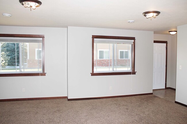 Living Room / Entry - 1730 12th St S
