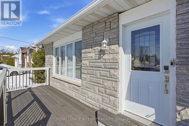 Building Photo - 1011 St Jacques St