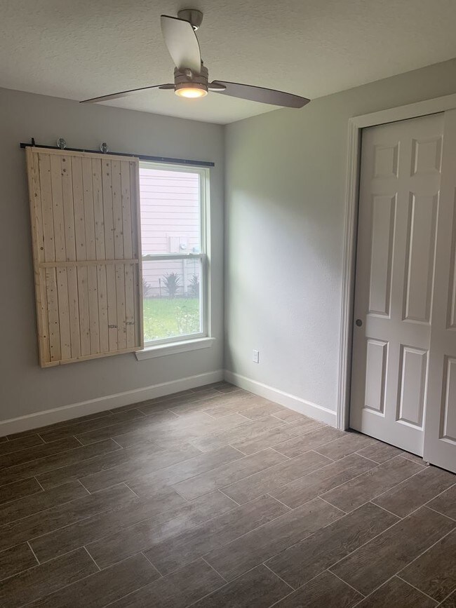 Foto del edificio - 283 Stone Creek Circle