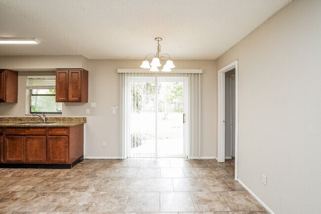Building Photo - 1090 Wedgewood Ln