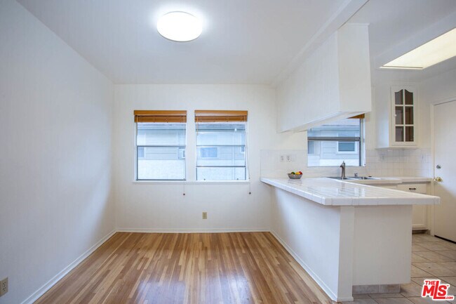 Foto del edificio - 3616 Kalsman Dr