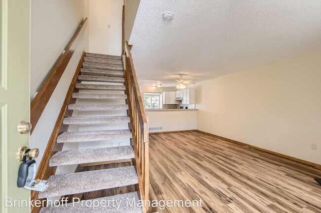 Building Photo - 2 br, 1.5 bath House - 9669 West Chatfield...