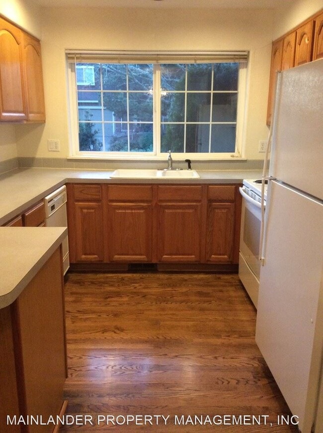 Foto del edificio - 3 br, 2.5 bath House - 830 NE 71ST AVE