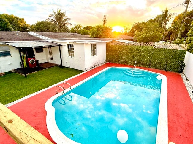 Photo - 961 NW 200th St House