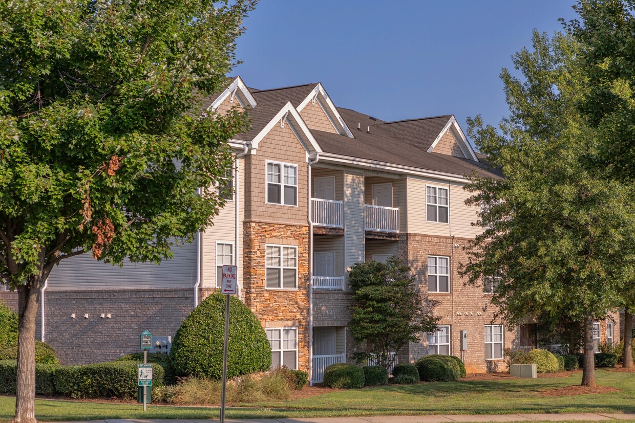 Exterior de The Stratford at Hillcrest - Stratford at Hillcrest