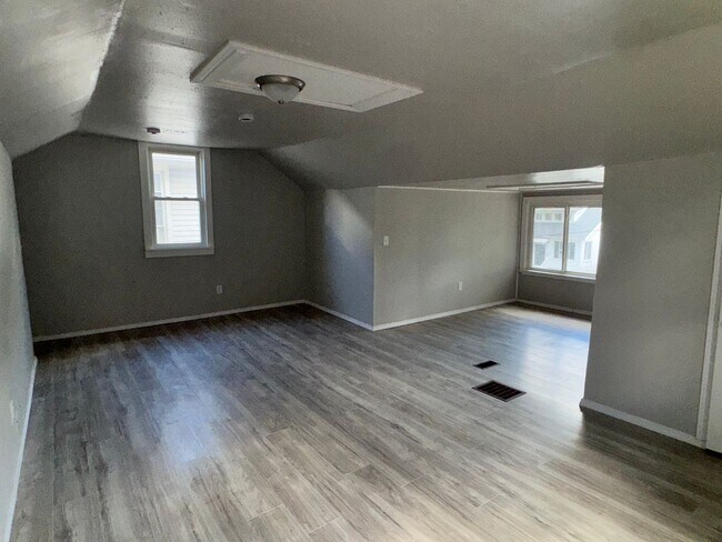 Foto del edificio - Recently rehabbed home available now!