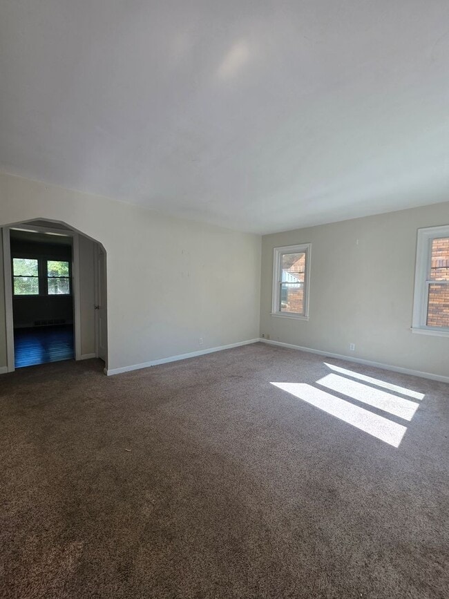 Photo - Spacious Three Bedroom! House