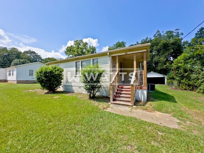 Foto del edificio - 3-Bedroom Home w/Large Yard in Minor Neighborhood