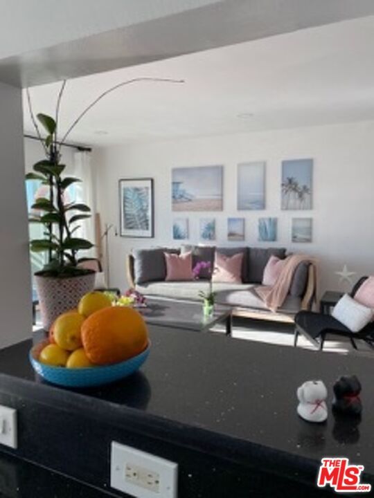 Building Photo - 2609 OCEAN FRONT Walk