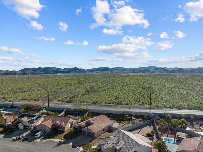 Building Photo - Spacious Single Story, 4 Bedroom "Henderso...