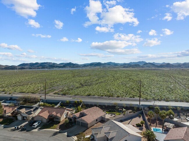 Foto del edificio - Spacious Single Story, 4 Bedroom "Henderso...