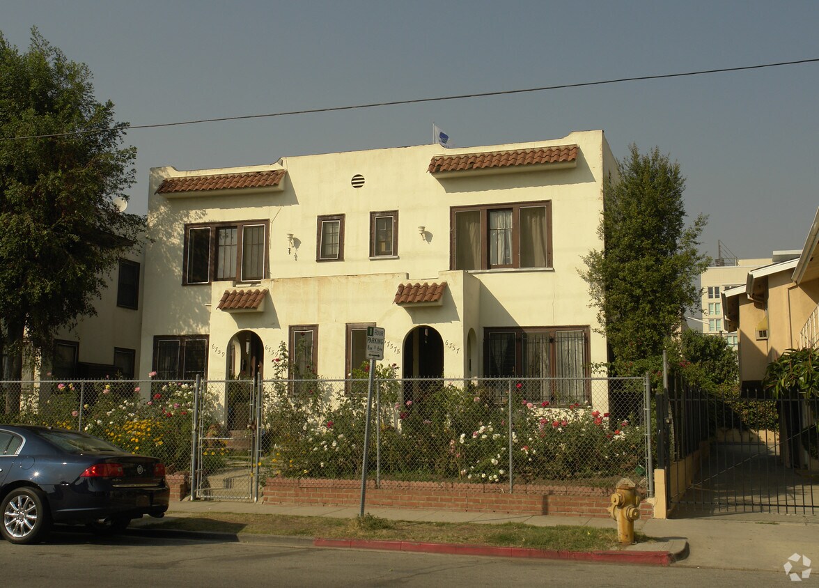 Building Photo - 6757 Selma Ave