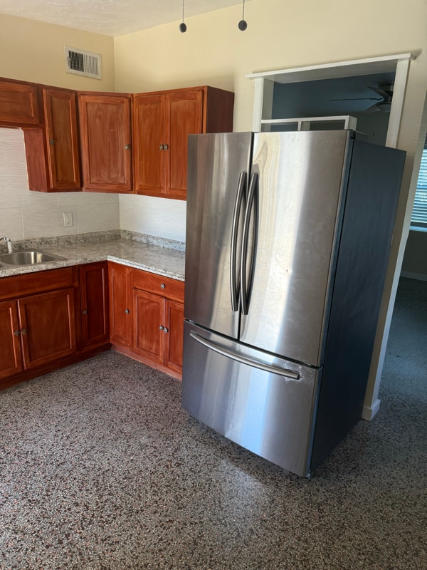 Foto del edificio - 1956 Rose Blvd