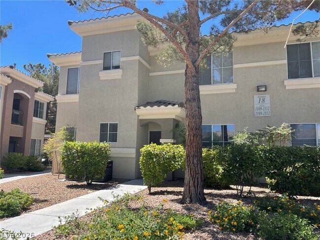 Foto del edificio - 9050 W Warm Springs Rd