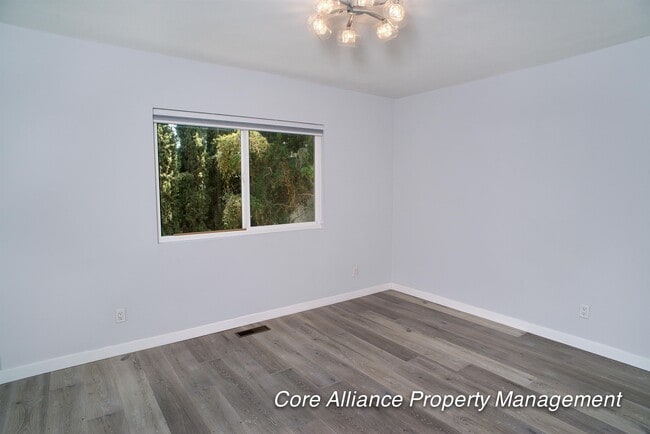 Building Photo - 4522 Ensenada Dr