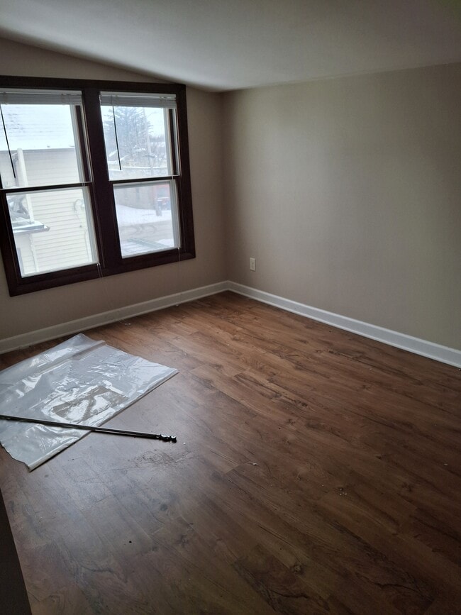 home office/TV room - 125 Kettle Moraine Dr S