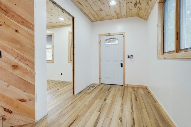 Building Photo - 413 Caroline St