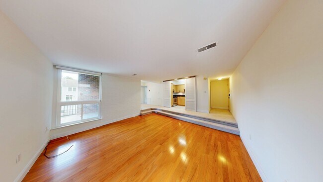 Foto del edificio - 2114 Bonnywood Ln