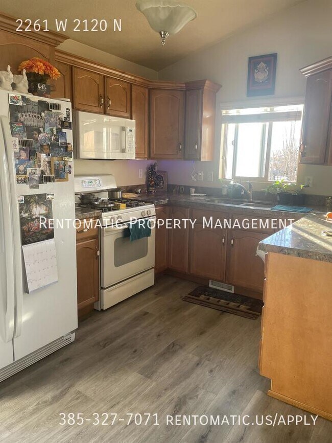 Foto del edificio - 2261 W 2120 N