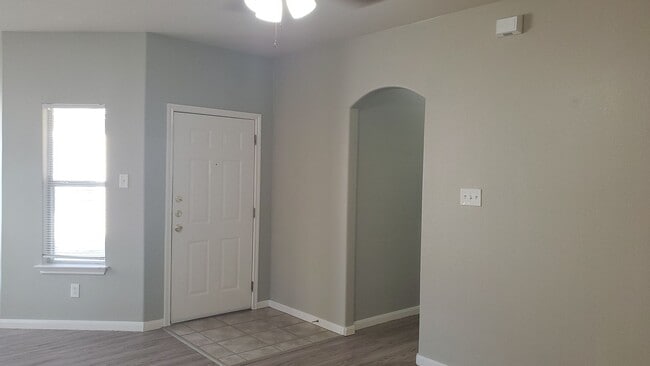 Building Photo - 133.135 Marvin Cove