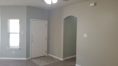 Building Photo - 133.135 Marvin Cove