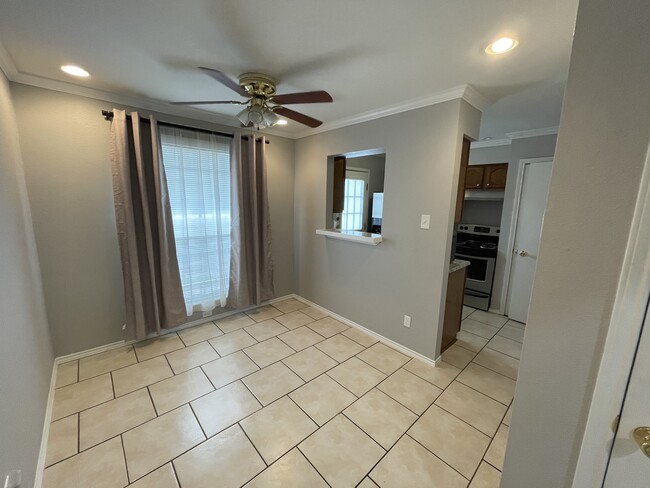 Foto del edificio - The Gardens Condos