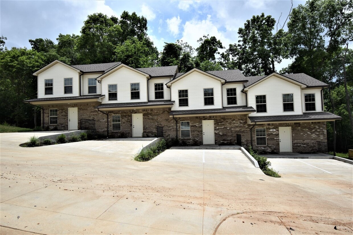 Primary Photo - Glenstone Springs Dr - 428