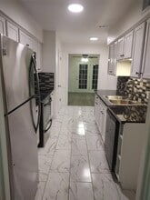 Building Photo - 13150 Trail Hollow Dr