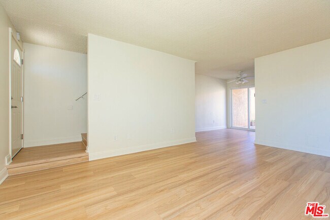 Foto del edificio - 2320 Clark Ln
